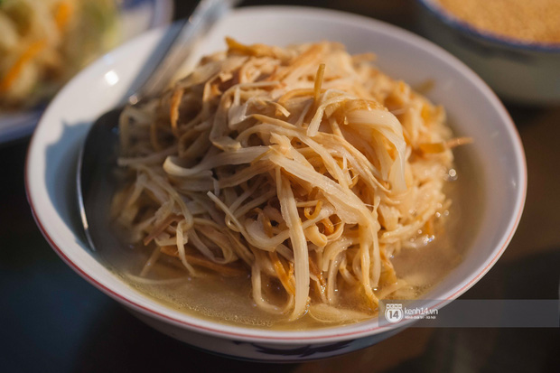 Ngoài gốm sứ, Bát Tràng còn có mâm cỗ với món ăn tiến vua đặc biệt, đại diện cho cái tầm rất khác của ẩm thực Việt Nam - Ảnh 9.