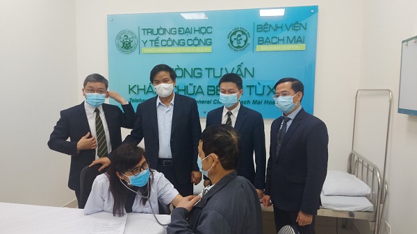  Bệnh viện Bạch Mai đã tiếp nhận 5 Giáo sư và Phó giáo sư đến làm việc - Ảnh 1.