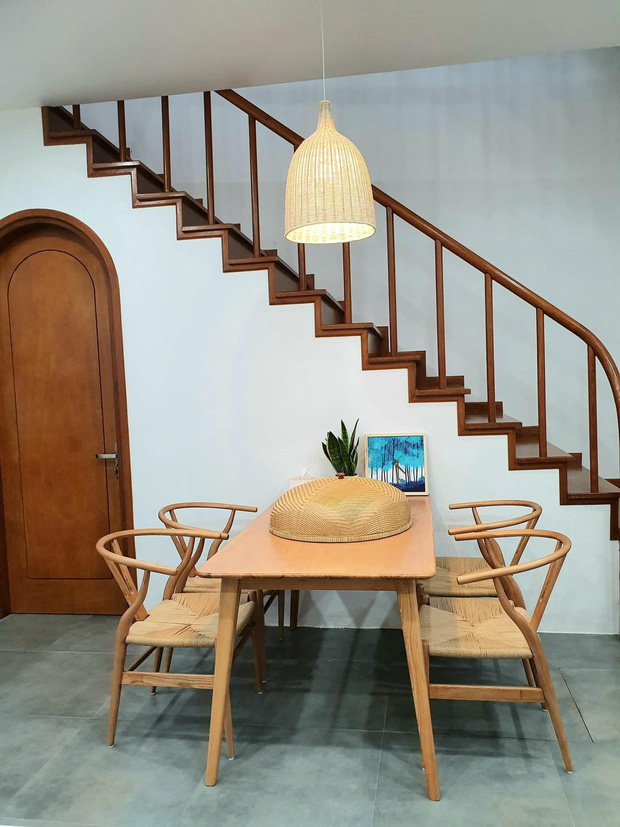 Ra ở riêng, vợ chồng xây căn nhà 4 tầng thơ mộng như homestay Đà Lạt, kể tai nạn thợ xây tự ý sửa bản vẽ - Ảnh 3. Ra ở riêng, vợ chồng xây căn nhà 4 tầng thơ mộng như homestay Đà Lạt, kể tai nạn thợ xây tự ý sửa bản vẽ - Ảnh 3.