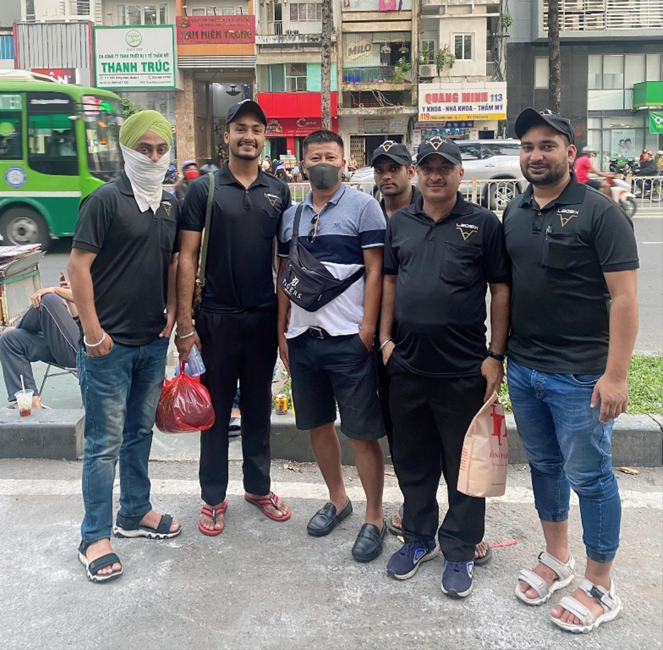  Tây mưu sinh ở ta  - Ảnh 2.