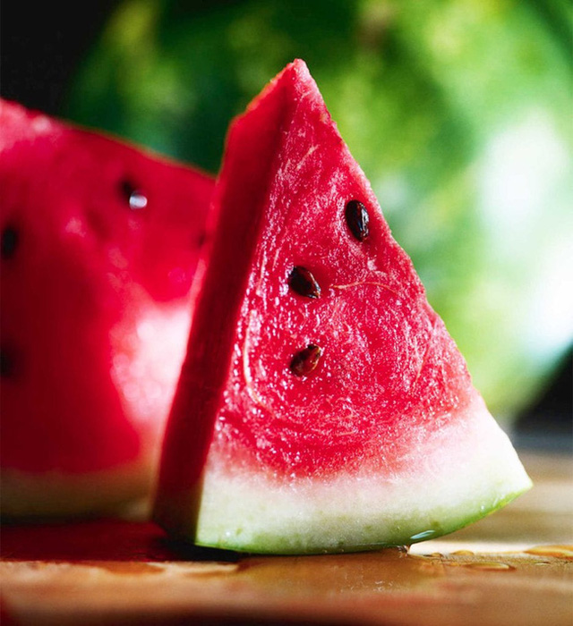  Vào hè, ăn dưa hấu: Không chỉ ngon mà còn là “nhà máy” chứa nhiều chất dinh dưỡng và làm thuốc chữa bệnh siêu hay  - Ảnh 1.