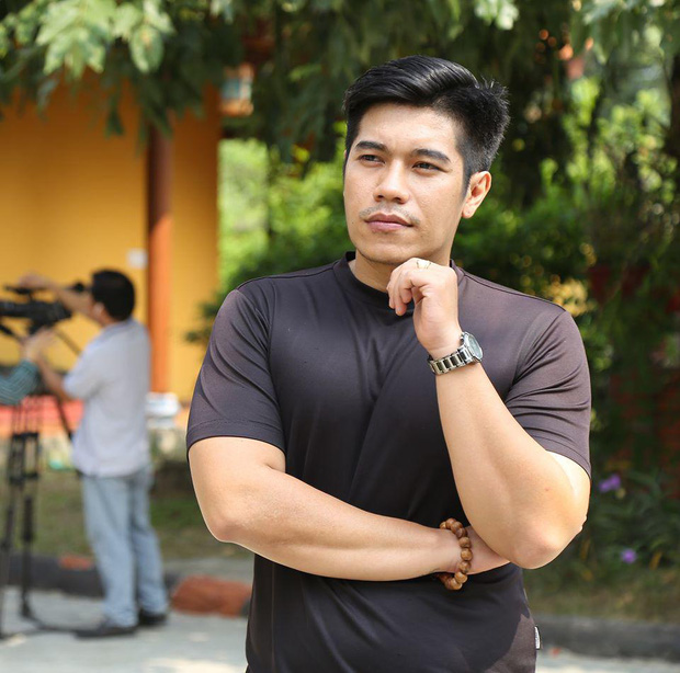 Nghệ sĩ Hồng Ánh tố 1 nam diễn viên giả mù trong clip dàn dựng chữa bệnh nan y của ông Võ Hoàng Yên? - Ảnh 8. Nghệ sĩ Hồng Ánh tố 1 nam diễn viên giả mù trong clip dàn dựng chữa bệnh nan y của ông Võ Hoàng Yên? - Ảnh 8.