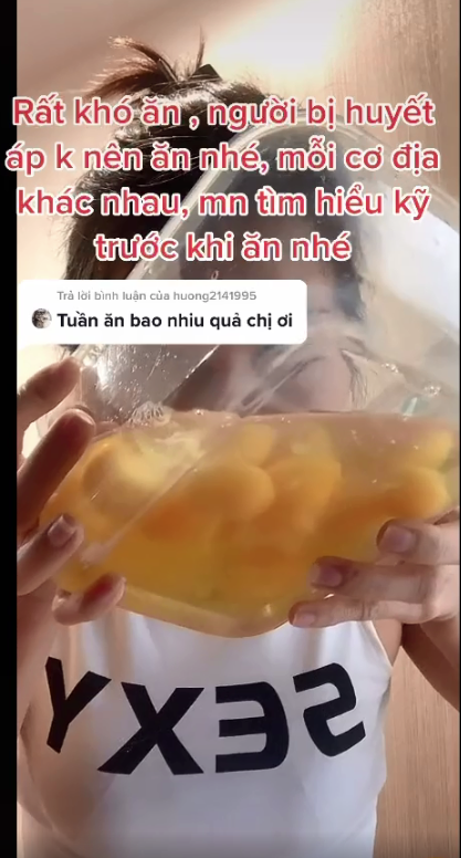 Bà mẹ 35 tuổi ở Hà Nội gây tranh cãi vì thường xuyên ăn 20 - 30 quả trứng gà sống nhanh như uống canh, tiết lộ mục đích cực bất ngờ vì sao lại có thói quen ăn kỳ lạ này - Ảnh 8. Bà mẹ 35 tuổi ở Hà Nội gây tranh cãi vì thường xuyên ăn 20 - 30 quả trứng gà sống nhanh như uống canh, tiết lộ mục đích cực bất ngờ vì sao lại có thói quen ăn kỳ lạ này - Ảnh 8.