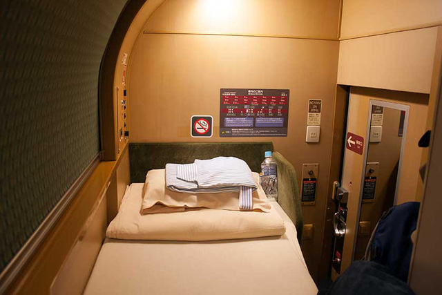  Có gì bên trong chuyến tàu xuyên đêm duy nhất còn sót lại ở Nhật Bản khiến khách du lịch phải thốt lên Không đi thì phí? - Ảnh 8.