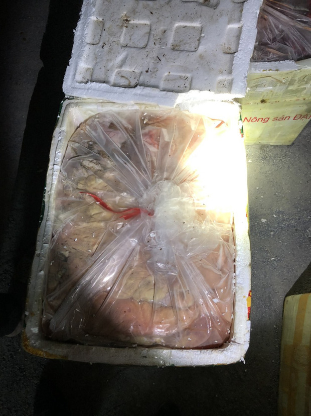 Gần 1 tấn nội tạng trâu bò, trứng gà non hôi thối đi xe khách Bắc - Nam suýt lên bàn nhậu - Ảnh 3.