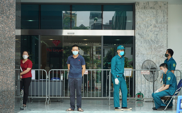 Hà Nội: Nữ bệnh nhân ở Ngụy Như Kon Tum mắc Covid-19 đã đi siêu thị, đến các chung cư khác - Ảnh 1.