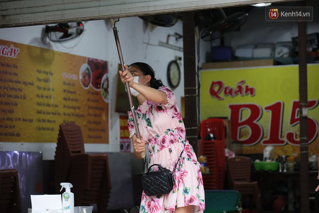  Hà Nội: Lực lượng chức năng ra quân tuyên truyền người dân dừng bán bia hơi và chợ cóc để phòng dịch Covid-19  - Ảnh 11.