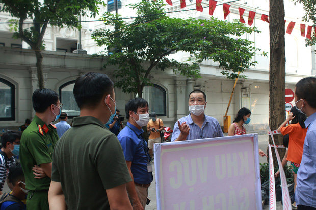 Hà Nội: Cách ly tạm thời chung cư 187 Nguyễn Lương Bằng, truy vết trường hợp tiếp xúc với ca mắc Covid-19 - Ảnh 3.