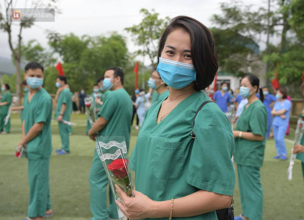  200 bác sĩ Quảng Ninh tình nguyện lên đường chi viện tâm dịch tại Bắc Giang - Ảnh 13.