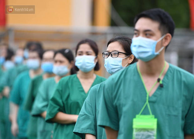  200 bác sĩ Quảng Ninh tình nguyện lên đường chi viện tâm dịch tại Bắc Giang - Ảnh 14.