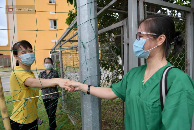  200 bác sĩ Quảng Ninh tình nguyện lên đường chi viện tâm dịch tại Bắc Giang - Ảnh 3.