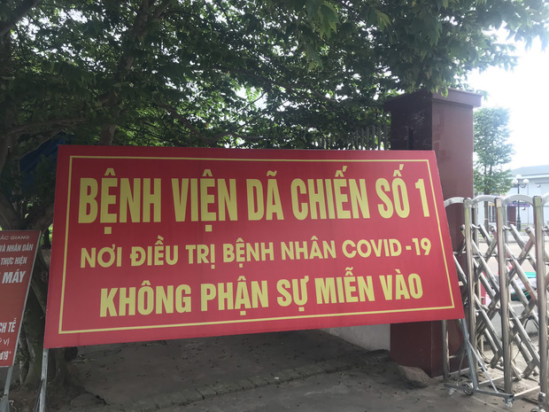  Bộ trưởng Bộ Y tế kiểm tra điểm nóng COVID-19 tại khu công nghiệp Quang Châu - Bắc Giang - Ảnh 3.