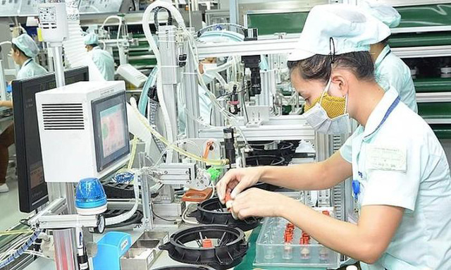 Thiếu hụt chip, nhiều ngành sản xuất tại Việt Nam gặp khó - Ảnh 1.