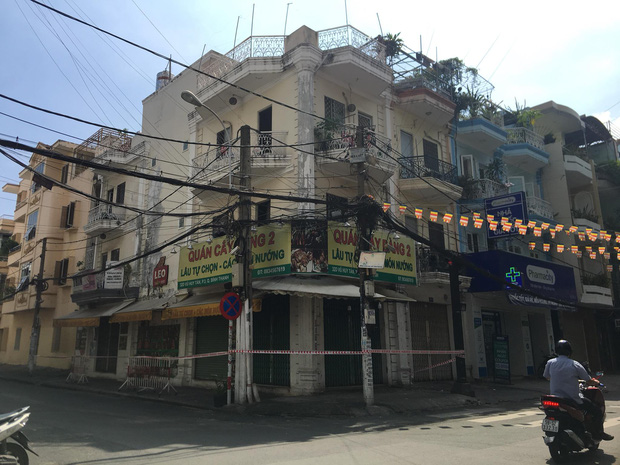  TP.HCM: Phong tỏa một phần chợ Phú Nhuận, hàng quán đóng cửa vì liên quan đến ca nghi mắc Covid-19 - Ảnh 2.