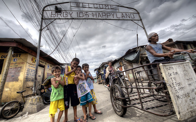 Philippines: Chiến dịch tiêm vaccine Covid-19 gặp khó vì... đói - Ảnh 1.