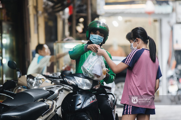  Quán xá Hà Nội thay đổi 180 độ sau công điện hoả tốc: Hàng loạt nơi rục rịch đóng cửa tạm thời, treo biển chỉ bán mang về - Ảnh 12.