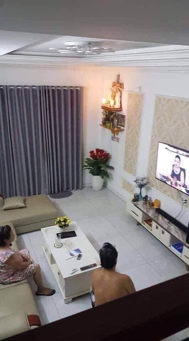  Hài hước khoảnh khắc cộng đồng mạng hóng livestream của bà Phương Hằng, như thế này không lập kỷ lục cũng uổng! - Ảnh 2.