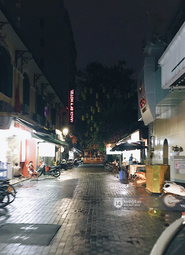  Hà Nội buổi tối vắng tanh sau công điện khẩn: 2 con phố đêm hot nhất Thủ đô cũng cửa đóng then cài - Ảnh 3.