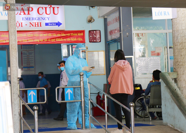  NÓNG: BV quận Bình Thạnh tạm đóng cửa, ngưng nhận bệnh nhân vì liên quan đến ca nghi nhiễm Covid-19 - Ảnh 1.