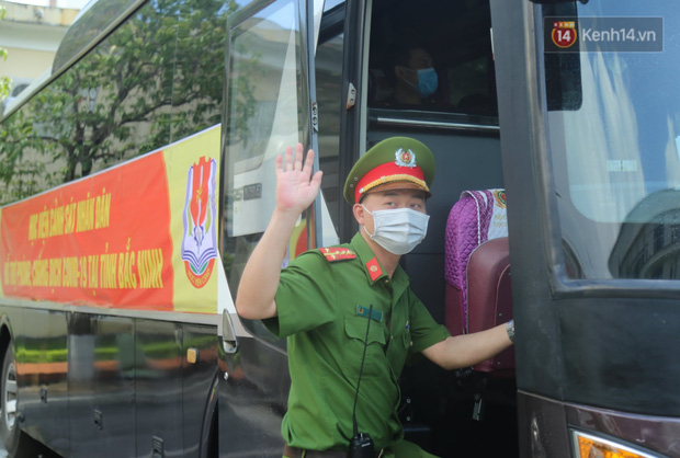  Ảnh: 300 học viên và 100 cảnh sát cơ động lên đường chi viện cho tỉnh Bắc Ninh - Ảnh 7.