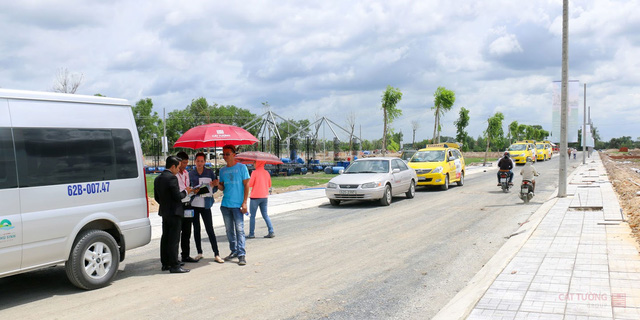  Nhà đầu tư địa ốc vẫn miệt mài tìm hàng “cắt lỗ”  - Ảnh 1.