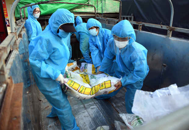 Gần 30.000 cán bộ y tế, sinh viên y dược đã có mặt, sẵn sàng đến Bắc Giang, Bắc Ninh dập dịch - Ảnh 1.