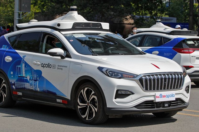 Trung Quốc triển khai dịch vụ taxi không người lái - Ảnh 2. Trung Quốc triển khai dịch vụ taxi không người lái - Ảnh 2.