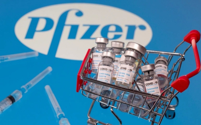  Mỹ sẽ mua 500 triệu liều vaccine của Pfizer để chia sẻ với thế giới  - Ảnh 1.