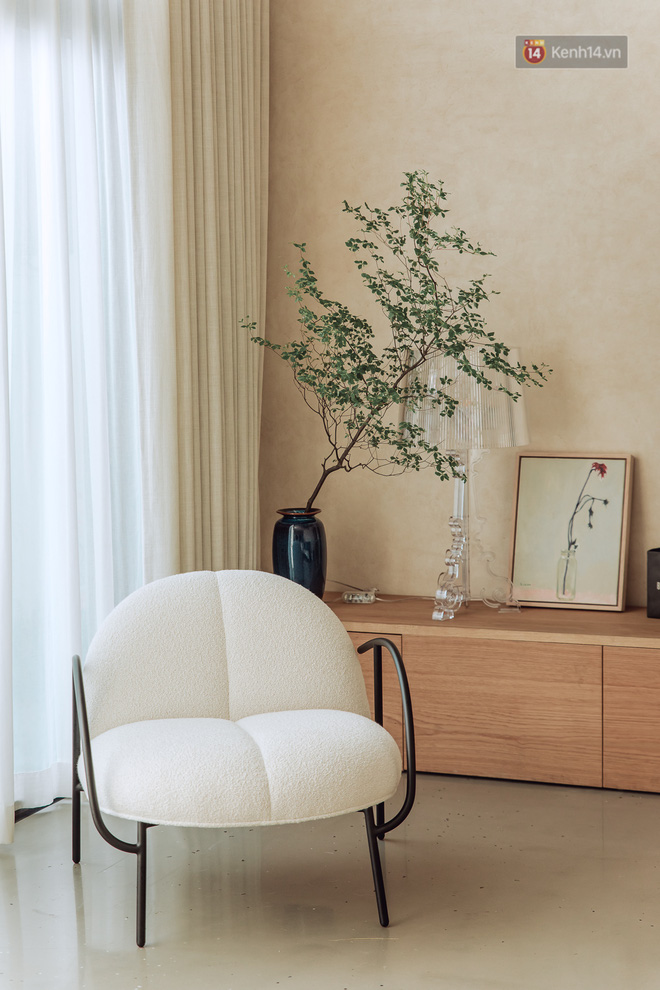  Cận cảnh penthouse 8 tỷ của Vũ Dino: Góc nào cũng chill, sofa hơn 100 triệu khiến khách chỉ muốn... làm biếng - Ảnh 6.
