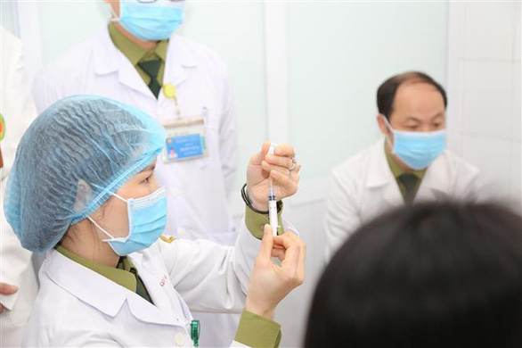  Vắc xin Covid-19 Made in Việt Nam: Tôi không hiểu sao lại ghi nhận ít tác dụng phụ nguy hiểm thế, thậm chí an toàn hơn các loại đang tiêm - Ảnh 3.