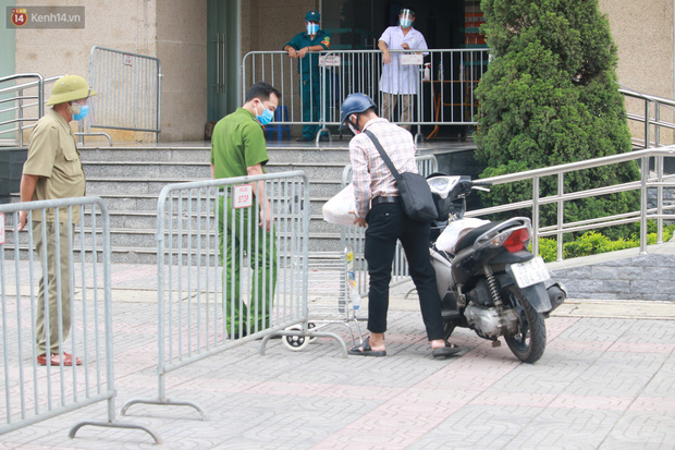  Hà Nội: Phong tỏa 1 tòa chung cư sau khi ghi nhận ca dương tính SARS-CoV-2 - Ảnh 6.