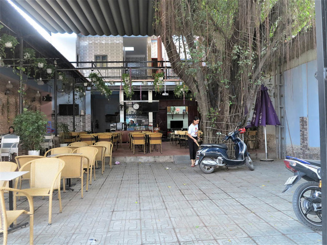 Nhà vườn tiền tỉ 300m2 của gia đình cầu thủ Nguyễn Tiến Linh: Mặt tiền là quán cà phê sức chứa trăm người, từng vui như hội mỗi lần bóng lăn - Ảnh 2.