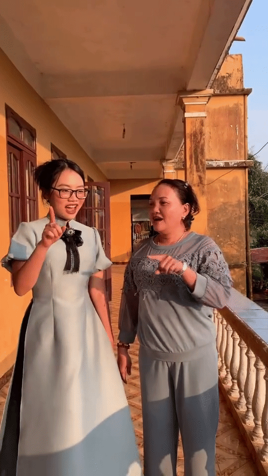  Nhìn mẹ Phương Mỹ Chi vui vẻ quay clip cùng con gái, người hâm mộ xót xa: Mẹ Hồ Văn Cường lép vế hơn hẳn - Ảnh 2.