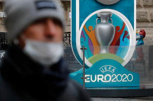 EURO 2020 - “Phao cứu sinh” cho kinh tế châu Âu giữa cơn khủng hoảng? - Ảnh 1.