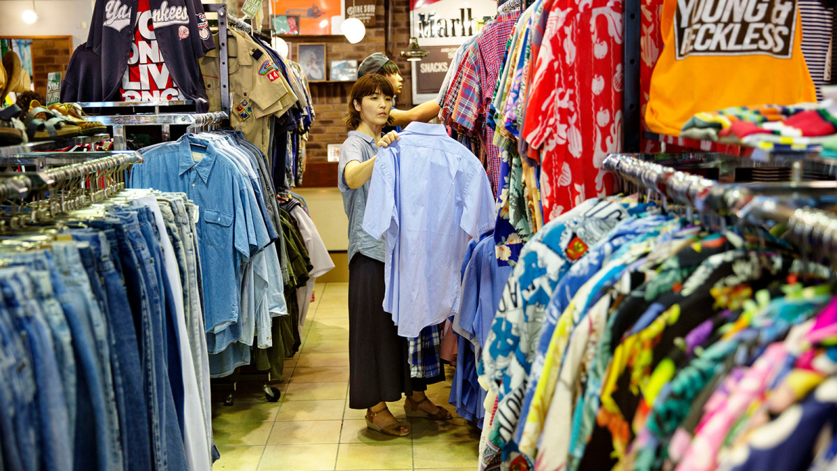 Chợ Kim Liên - Chợ quần áo hàng thùng Kim Liên giá rẻ, chất lượng sang xịn