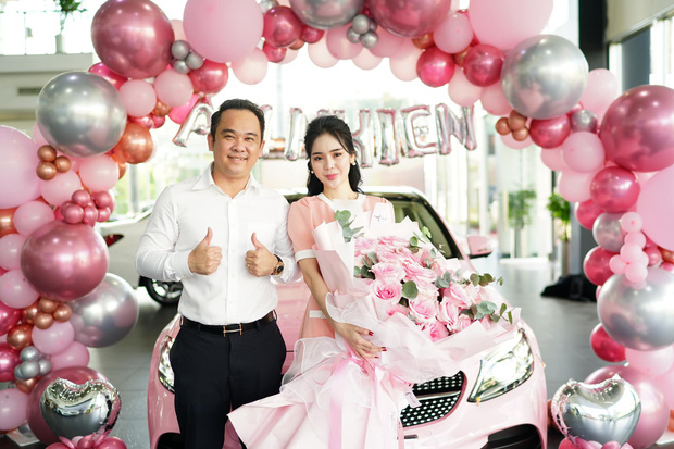  Nghe Mr. Xuân Hoàn tiết lộ động trời về chiếc Maybach của Lily Chen, thuyết phục Ngọc Trinh chốt đơn có phải là 1 nghệ thuật? - Ảnh 4.