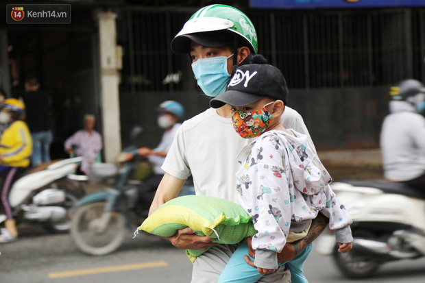  Chuyện cái tủ lạnh thấy thương bỗng xuất hiện giữa Sài Gòn: Nếu người dân có ý thức hơn thì tốt quá - Ảnh 20.