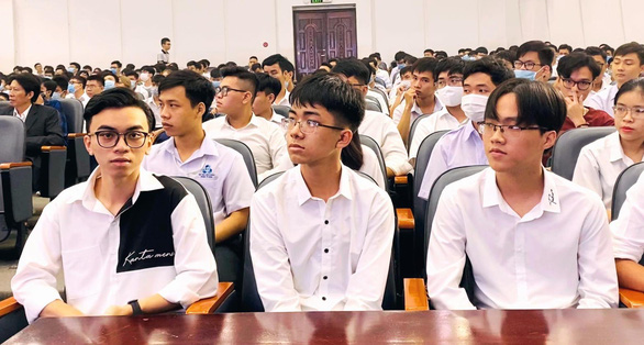 Góc số phận: 3 thủ khoa Đại học Bách khoa cùng tên - cùng tháng sinh - cùng học một ngành? - Ảnh 1.