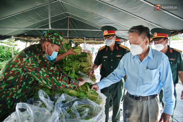  Gạo ngon nhất thế giới tại “Gian hàng 0 đồng” dành tặng người khó khăn vì dịch Covid-19 ở TP.HCM - Ảnh 8.