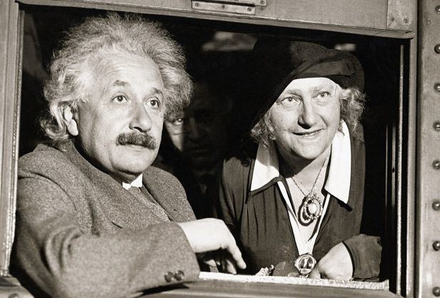  Người vợ thứ hai của thiên tài Albert Einstein: Cô em họ mang danh kẻ thứ 3 khiến vợ cả đau khổ và cuộc sống buồn tủi ít ai thấu  - Ảnh 1.