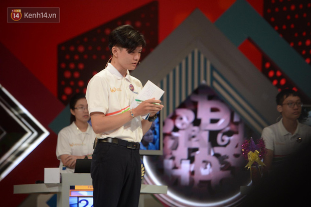 4 thí sinh chung kết Olympia 1 năm trước: Người đậu ĐH sớm, người được shark Liên nhòm ngó, riêng Quán quân đi làm TikToker - Ảnh 5. 4 thí sinh chung kết Olympia 1 năm trước: Người đậu ĐH sớm, người được shark Liên nhòm ngó, riêng Quán quân đi làm TikToker - Ảnh 5.