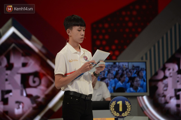 4 thí sinh chung kết Olympia 1 năm trước: Người đậu ĐH sớm, người được shark Liên nhòm ngó, riêng Quán quân đi làm TikToker - Ảnh 7. 4 thí sinh chung kết Olympia 1 năm trước: Người đậu ĐH sớm, người được shark Liên nhòm ngó, riêng Quán quân đi làm TikToker - Ảnh 7.