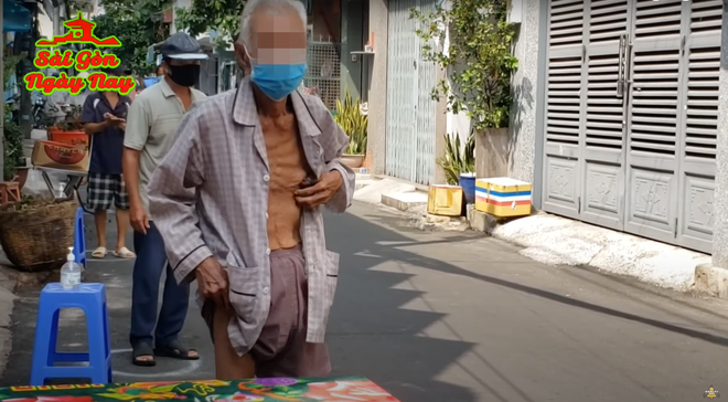  Vụ từ chối phát cơm từ thiện cho người sơn móng chân, bụi đời: YouTuber lên tiếng giải thích - Ảnh 3.