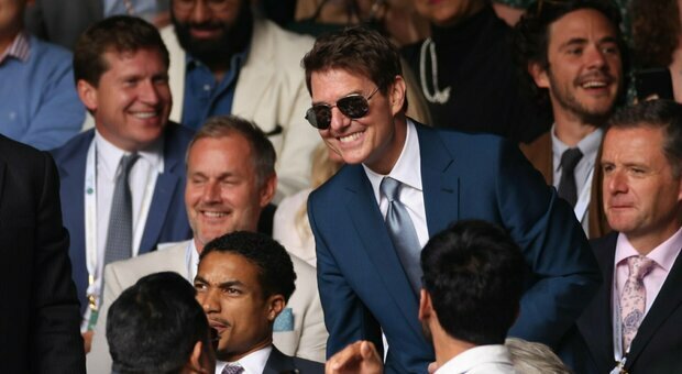 Tổ hợp nhan sắc thần kỳ David Beckham - Tom Cruise gây bão khi đổ bộ Chung kết Euro 2020 - Ảnh 2.