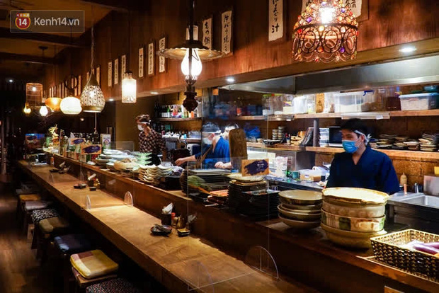  Các nhà hàng, quán ăn ở Hà Nội sau chỉ thị dừng bán tại chỗ: “Chúng tôi phải cho hơn 2/3 nhân viên nghỉ việc” - Ảnh 4.