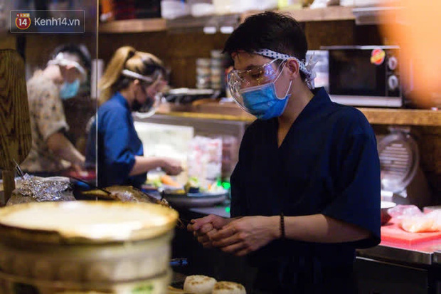  Các nhà hàng, quán ăn ở Hà Nội sau chỉ thị dừng bán tại chỗ: “Chúng tôi phải cho hơn 2/3 nhân viên nghỉ việc” - Ảnh 5.