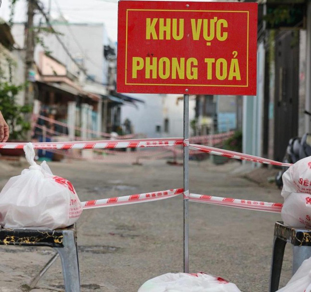 Phong tỏa 4 khu phố ở trung tâm TP.HCM với gần 100.000 dân - Ảnh 1.