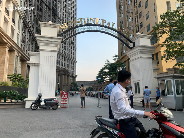  Hà Nội: Nữ nhân viên ngân hàng dương tính SARS-CoV-2 chưa rõ nguồn lây, phong tỏa tạm thời Chung cư Sunshine Palace ở quận Hoàng Mai - Ảnh 1.