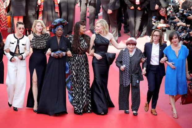  Bóc trần LHP Cannes: Gọi gái mại dâm còn dễ hơn pizza, vụ 82 sao nữ biểu tình trên thảm đỏ và trùm nghiện sex vén màn mặt tối - Ảnh 6.
