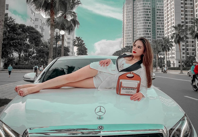 Soi giá dàn xe của hot boy, hot girl tài chính: Đủ loại Mẹc, Porsche giá từ 1,5 tỷ đến 11 tỷ đồng - Ảnh 5. Soi giá dàn xe của hot boy, hot girl tài chính: Đủ loại Mẹc, Porsche giá từ 1,5 tỷ đến 11 tỷ đồng - Ảnh 5.